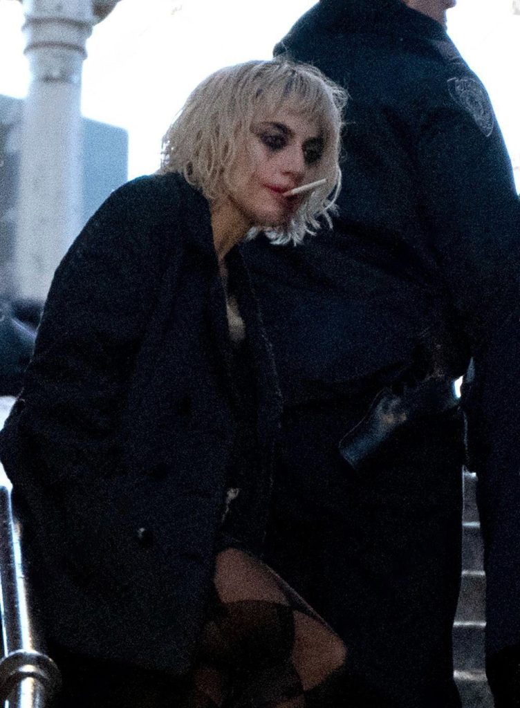 图片[2]-《小丑2：二联性精神病》全新片场照曝光 哈莉奎茵与小丑激情表演-咸鱼单机官网