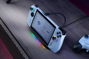 雷蛇推出全新掌机拓展坞——Razer 雷蛇掌机拓展坞幻彩版,支持多设备兼容,带RGB灯效与可调支架-咸鱼单机官网