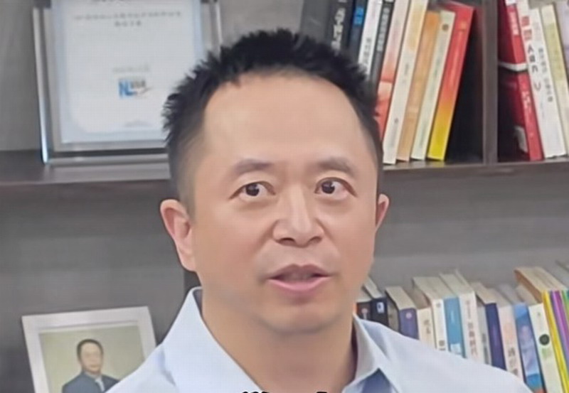 周鸿祎谈AI眼镜：市场虽热但“挺难做”，三六零仍专注智能体赛道-咸鱼单机官网